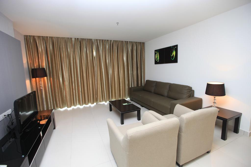 Merdeka Suites Hotel Miri Chambre photo